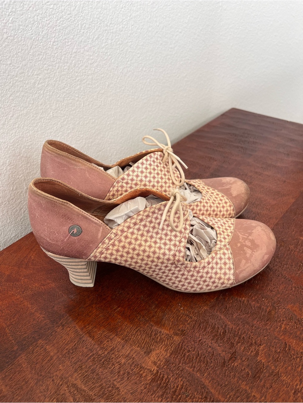 Golden Button 40’s vintage-style lace-up heeled pumps coquette Victorian size 40